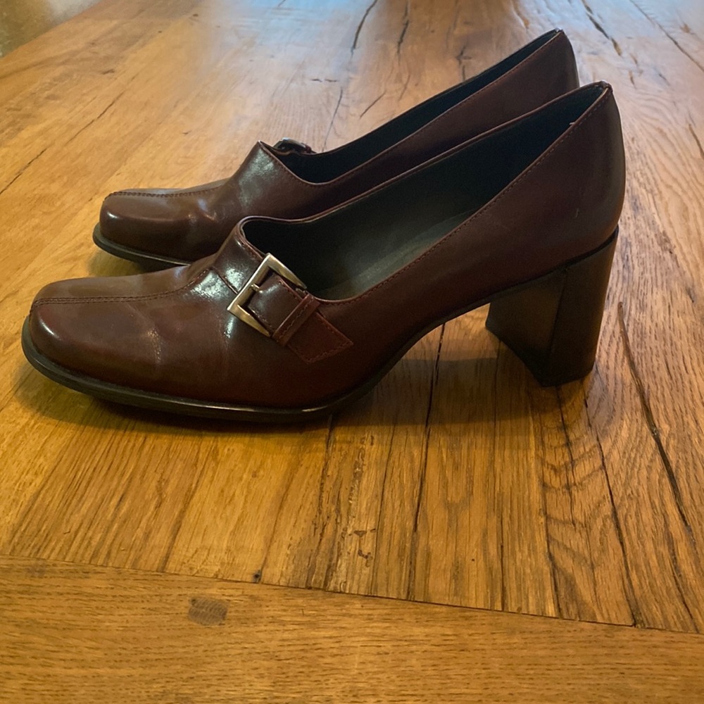 Ladies Franco Sarto Trophy Pump size 8